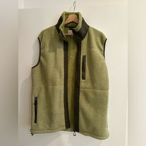 Adsum Men’s Expedition Fleece Vest in Moss